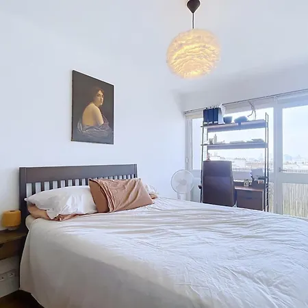 Bright Flat Near Montmartre