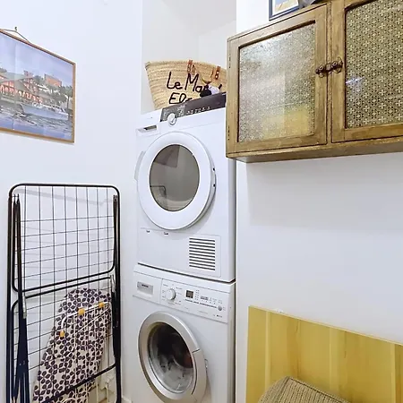 Bright Flat Near Montmartre