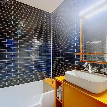 Bright Flat Near Montmartre * Parijs